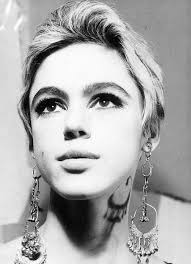 How tall is Edie Sedgwick?